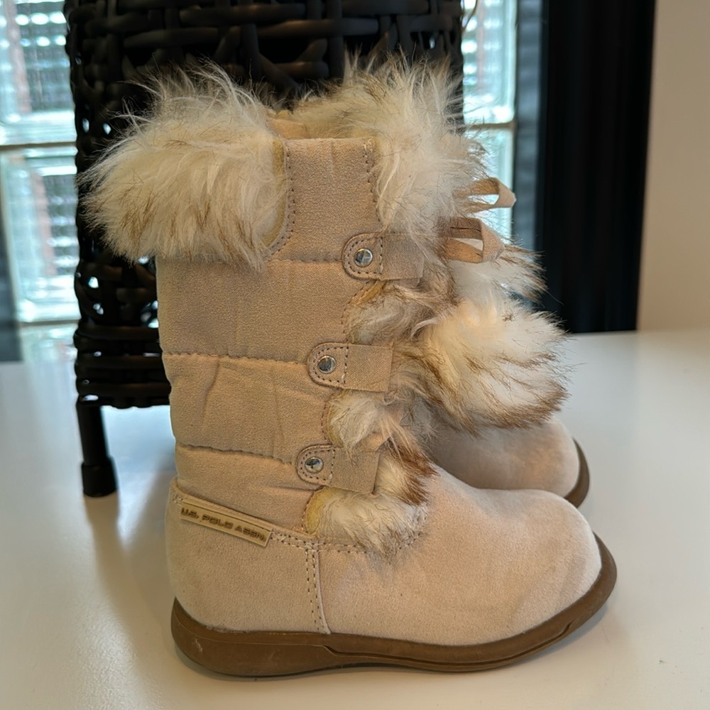 U.S. POLO ASSN. Toddler Girls Pom Pom Faux Fur Boots - size 7